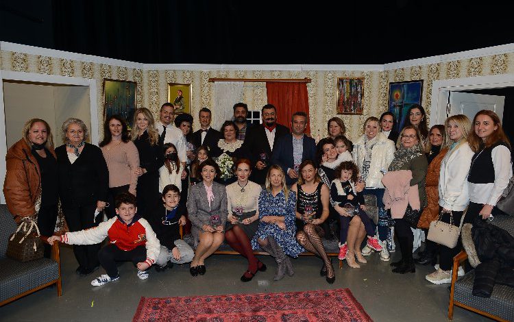 ‘Müfettiş’ bu kez Anneler için sahnede ‘Müfettiş’ bu kez Anneler için sahnede