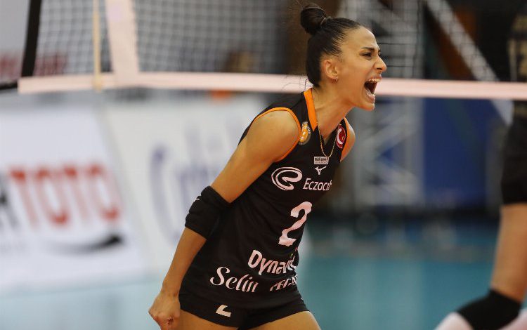 Milli Kadın Voleybolcu Simge Aköz, Eczacıbaşı reklamında