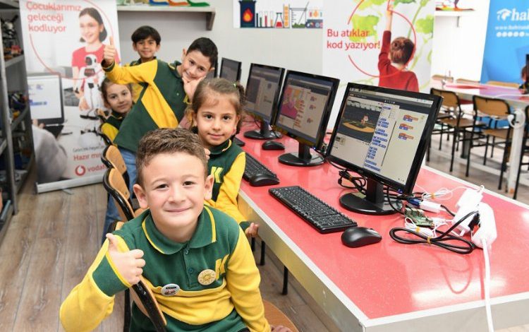 15 bin çocuğa ‘güvenli internet’ eğitimi