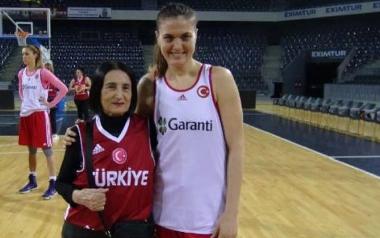 Sevim Sayın Bilgin hayatını kaybetti Sevim Sayın Bilgin hayatını kaybetti