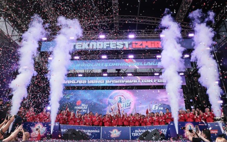 Teknofest’te stantlara yoğun ilgi Teknofest’te stantlara yoğun ilgi