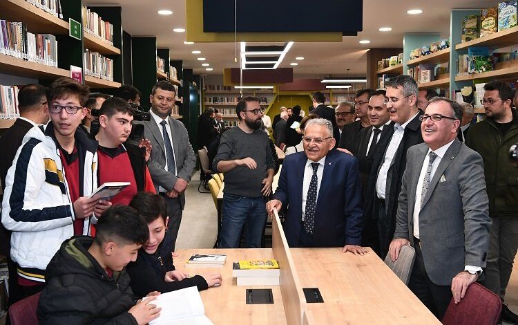 Kayseri Büyükşehir’den kütüphanesine “10 Numara” ilgi Kayseri Büyükşehir’den kütüphanesine “10 Numara” ilgi