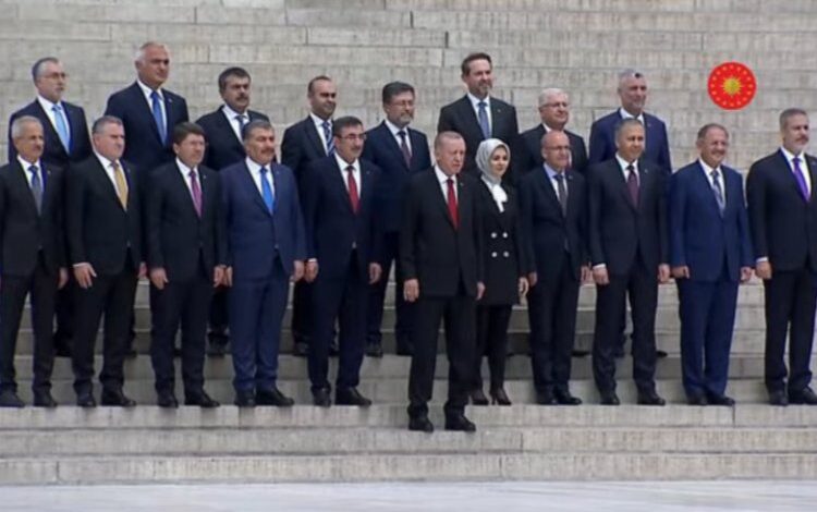 Yeni Kabine Anıtkabir’i ziyaret etti