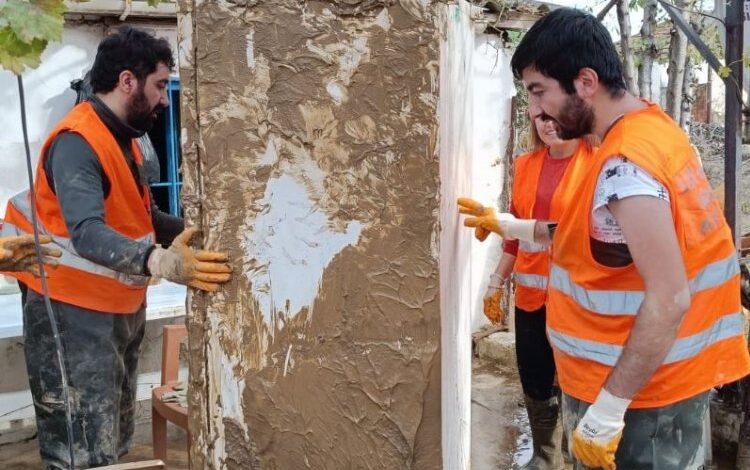 Aydın’da AFAD gönüllüleri yaraları sarıyor Aydın’da AFAD gönüllüleri yaraları sarıyor