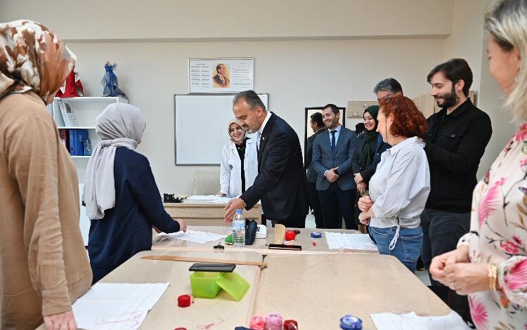 BUSMEK 12 bin 500 öğrenciye kapılarını açtı BUSMEK 12 bin 500 öğrenciye kapılarını açtı