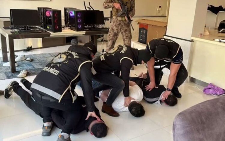 ‘Yolyemezler’de ‘Kafes’lendi! ‘Yolyemezler’de ‘Kafes’lendi!