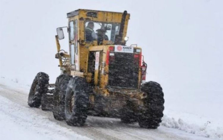 Kapanan köy yolları açılıyor