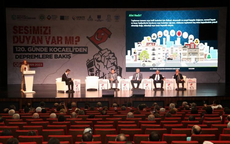 Asrın felaketinin 120. gününde Kocaeli’de deprem paneli Asrın felaketinin 120. gününde Kocaeli’de deprem paneli