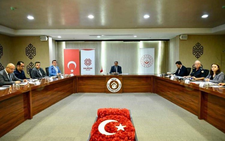 Aile içi ve kadına şiddet masaya yatırıldı Aile içi ve kadına şiddet masaya yatırıldı