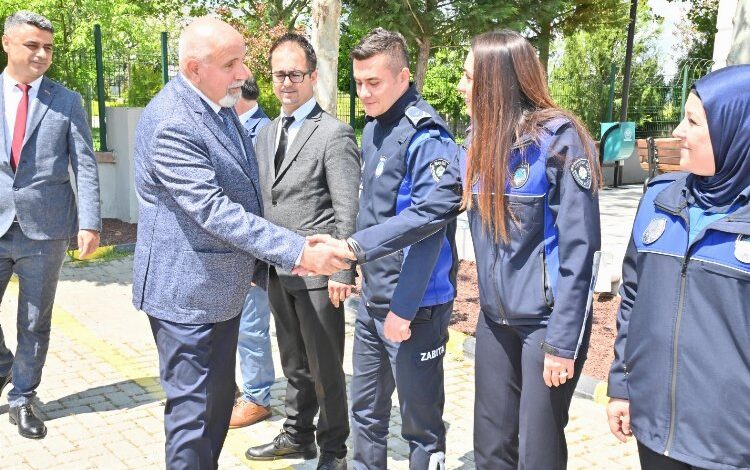 Manisa’da nöbetçi birimlere bayram ziyareti