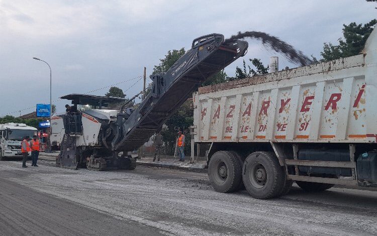 Pazaryeri caddelerine ‘trimer’li makyaj Pazaryeri caddelerine ‘trimer’li makyaj