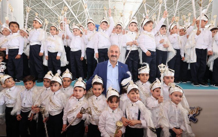 Gebze’de 300 çocuk erkekliğe ilk adımı attı Gebze’de 300 çocuk erkekliğe ilk adımı attı