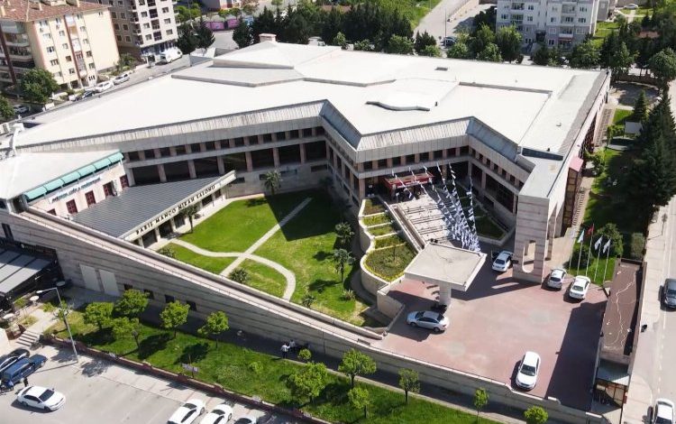 Bursa Yıldırım’da ‘Mimar Sinan Kütüphanesi’nde sona gelindi