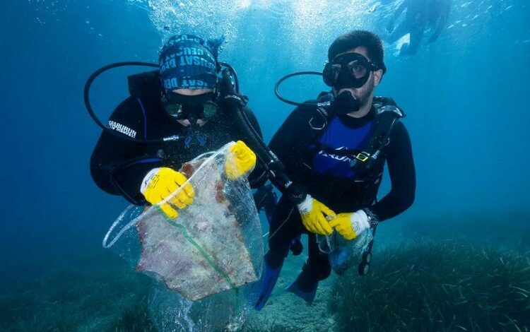 Dokuz Eylül körfezi temizlerken atıkları yeniden işliyor Dokuz Eylül körfezi temizlerken atıkları yeniden işliyor