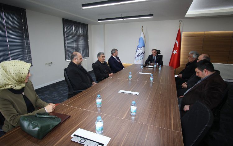 Kayseri Hacılar’da esnaftan başkana ziyaret Kayseri Hacılar’da esnaftan başkana ziyaret