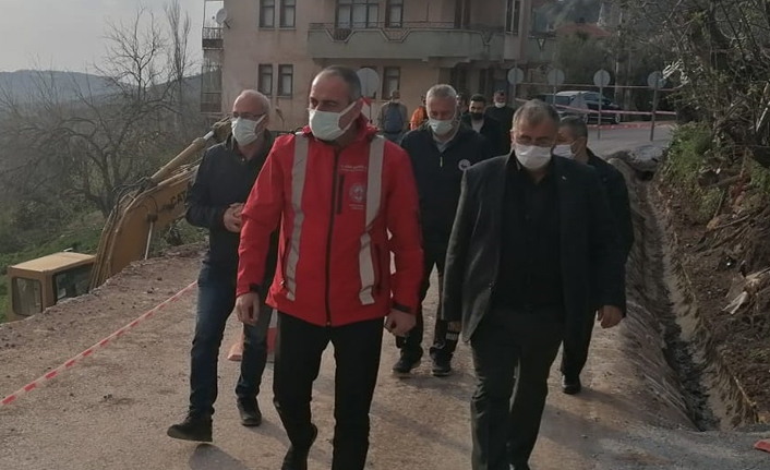 Gemlik’teki heyelan bölgesine Başkan Sertaslan’dan inceleme Gemlik’teki heyelan bölgesine Başkan Sertaslan’dan inceleme