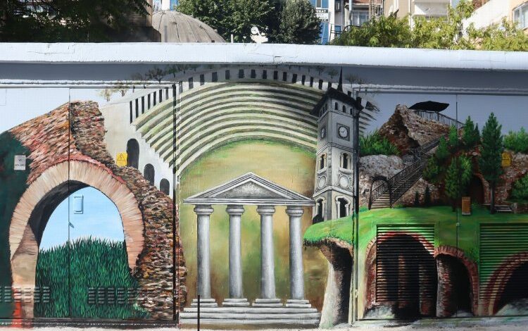 İzmit 3 bin yıllık tarihi duvarlara taşıyor İzmit 3 bin yıllık tarihi duvarlara taşıyor