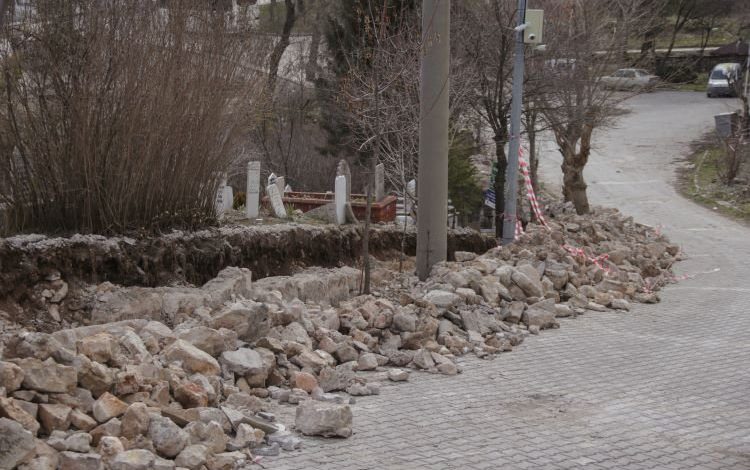 Kütahya’da mezarlıklar düzenleniyor