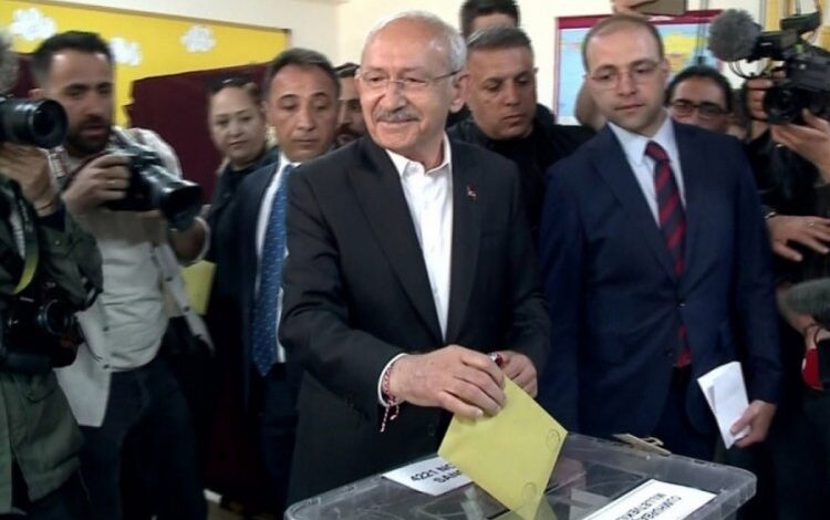 Kılıçdaroğlu oyunu kullandı… Hepimiz demokrasiyi çok özlemişiz Kılıçdaroğlu oyunu kullandı… Hepimiz demokrasiyi çok özlemişiz