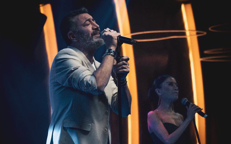 Hakan Altun ‘Yaşasın Aşk Yaşasın Arabesk’ Hakan Altun ‘Yaşasın Aşk Yaşasın Arabesk’