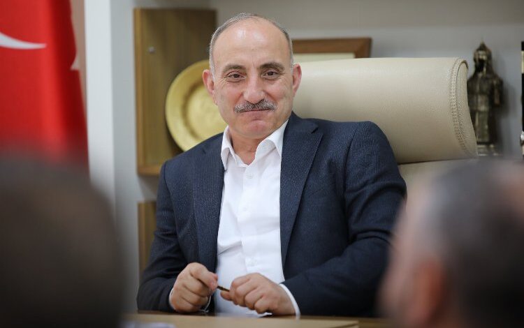 Sakarya Erenler Belediye Başkanı makamında vefat etti Sakarya Erenler Belediye Başkanı makamında vefat etti