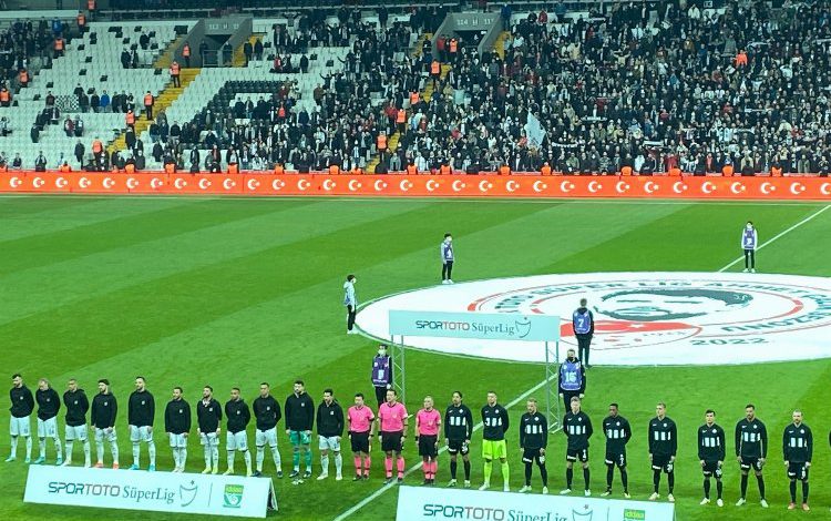 Beşiktaş’tan farkındalık pankartı Beşiktaş’tan farkındalık pankartı