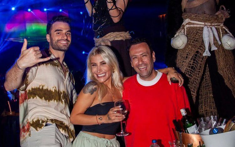 İrem Derici Bodrum’da