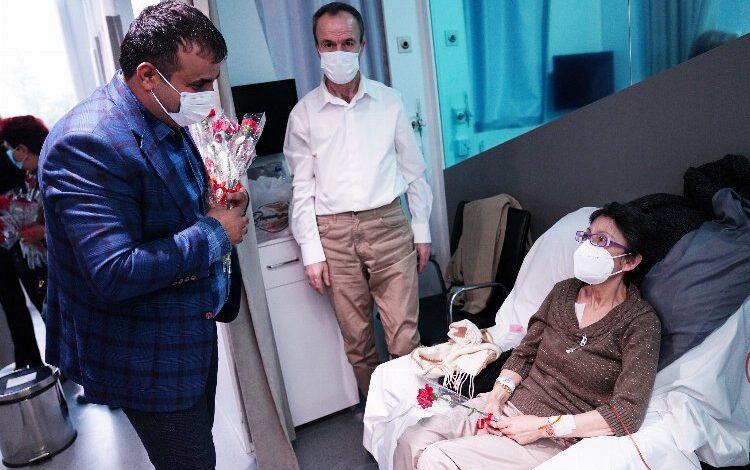 Beylikdüzü’nde kanser tedavisi gören hastalara ziyaret Beylikdüzü’nde kanser tedavisi gören hastalara ziyaret