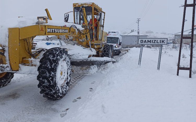 Kayseri Büyükşehir’den kar mesaisi