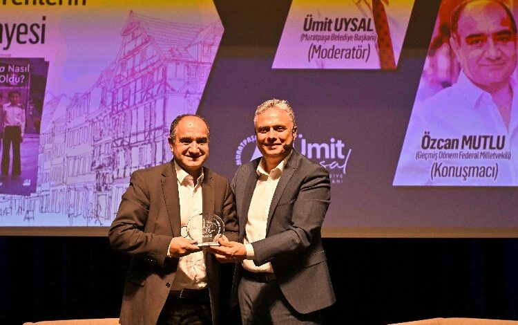 Berlin Duvarı yıkıldı döner kebap işi başladı Berlin Duvarı yıkıldı döner kebap işi başladı