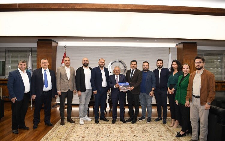 Kayserili mimarlardan Başkan Büyükkılıç’a ziyaret Kayserili mimarlardan Başkan Büyükkılıç’a ziyaret