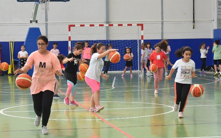 Bozüyük’te basketbol kursuna yoğun ilgi Bozüyük’te basketbol kursuna yoğun ilgi