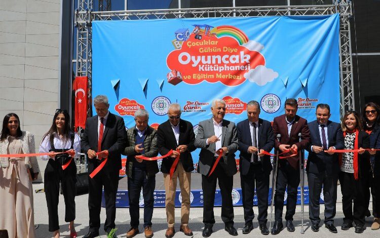 Büyükşehir Oyuncak Kütüphanesi açıldı Büyükşehir Oyuncak Kütüphanesi açıldı