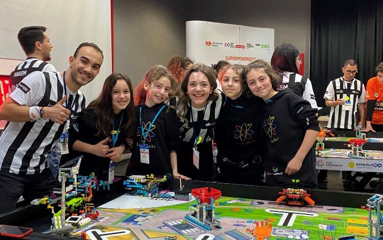 Büyükşehir’den Gölcüklü robotik takımına destek Büyükşehir’den Gölcüklü robotik takımına destek