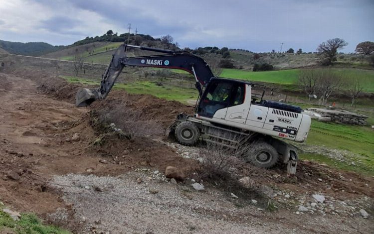 Manisa Selendi’nin 4 mahallesinde dere temizliği yapıldı