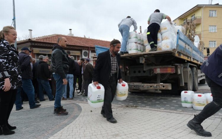 Küçük çiftçiye sıvı gübre desteği Küçük çiftçiye sıvı gübre desteği