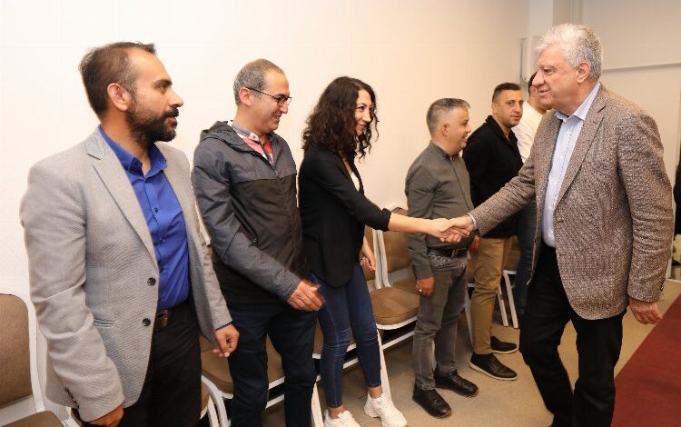 Narlıdere’de Başkan Engin personeliyle bayramlaştı Narlıdere’de Başkan Engin personeliyle bayramlaştı