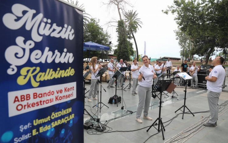 Şehrin kalbinde müzik keyfi