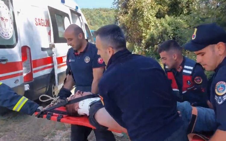 Uçuruma düşen vatandaşı Kocaeli İtfaiyesi kurtardı Uçuruma düşen vatandaşı Kocaeli İtfaiyesi kurtardı