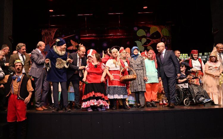 Engeller sevgiyle aşılıyor Engeller sevgiyle aşılıyor