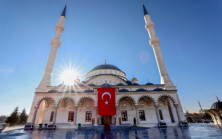 Konya’da Kurtuluş Bilal-i Habeşi Camii ibadete açıldı