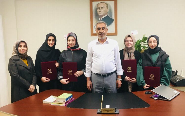 Bursa Mudanya’da ‘Hafızlık Belgeleri’ne kavuştular Bursa Mudanya’da ‘Hafızlık Belgeleri’ne kavuştular