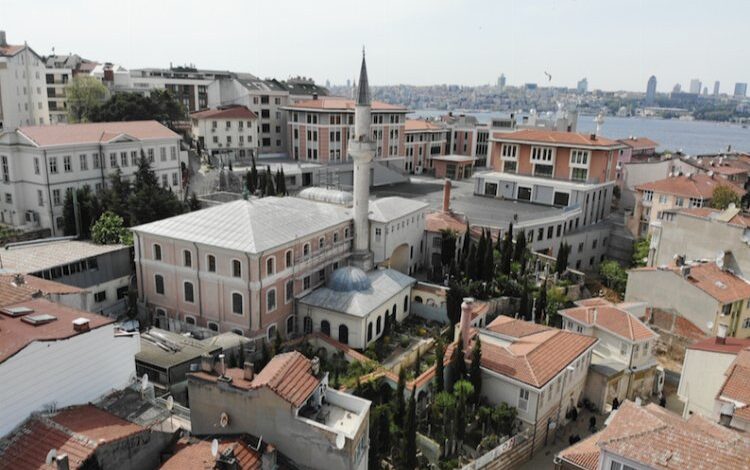 Hüdâyi Külliyesi faaliyetlerine başladı Hüdâyi Külliyesi faaliyetlerine başladı