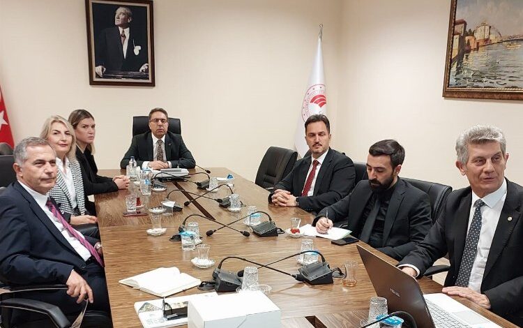 BUSİAD Bursa Vizyonu Belgesi’ni bakanlığa sundu BUSİAD Bursa Vizyonu Belgesi’ni bakanlığa sundu