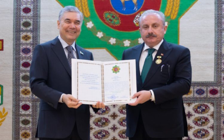 TBMM Başkanı Şentop’a ‘Devlet Nişanı’ TBMM Başkanı Şentop’a ‘Devlet Nişanı’