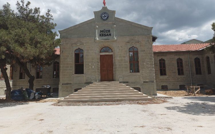 Kent Müzesi Meydanı çalışmaları devam ediyor Kent Müzesi Meydanı çalışmaları devam ediyor