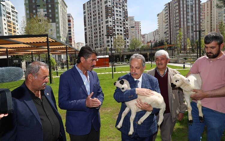 Üreticilerden Başkan Yalçın’a ziyaret Üreticilerden Başkan Yalçın’a ziyaret