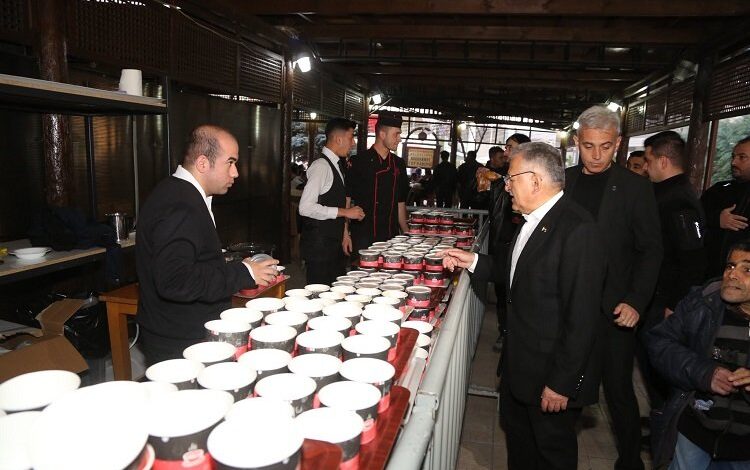 Kayseri’de ‘Muhabbet’ dolu iftar keyfi Kayseri’de ‘Muhabbet’ dolu iftar keyfi