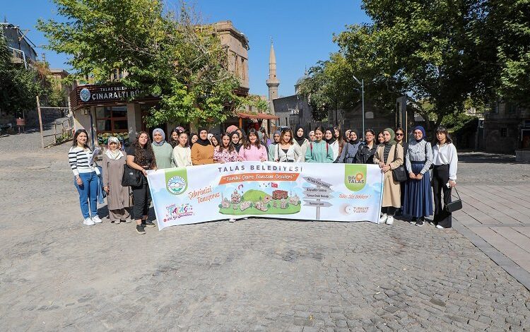 Kayseri Talas’tan yeni öğrencilere oryantasyon Kayseri Talas’tan yeni öğrencilere oryantasyon