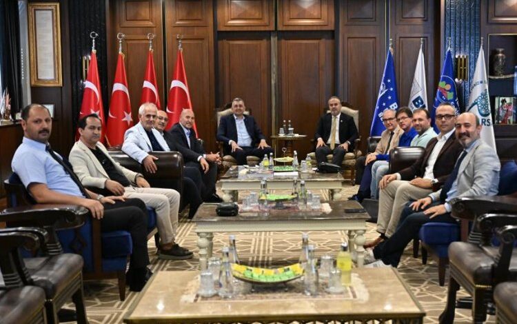 TÜRFAD Bursa’dan Başkan Alinur Aktaş’a ziyaret TÜRFAD Bursa’dan Başkan Alinur Aktaş’a ziyaret